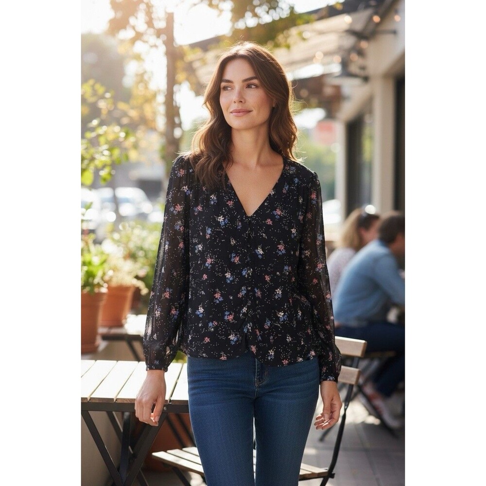 Black Floral Print V-neck Women’s Blouse Size Medium Cottage Bohemian